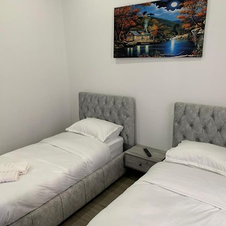 Hotel Restaurant Deso Shijak 外观 照片