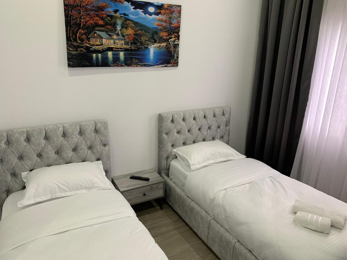 Hotel Restaurant Deso Shijak 外观 照片